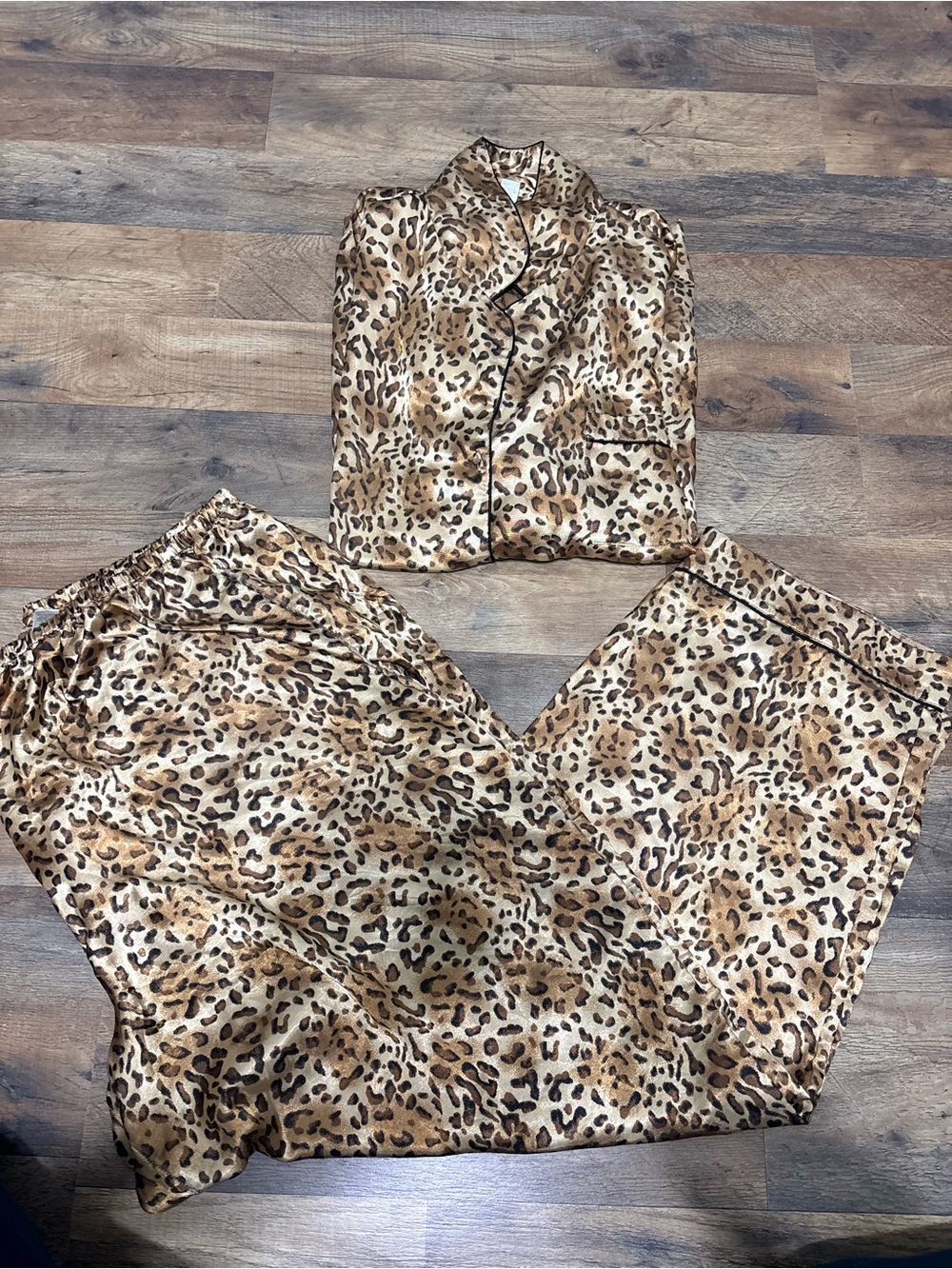 Cato Woman Leopard Print Satin Pajama Set Plus Size 22/24W 🐆✨